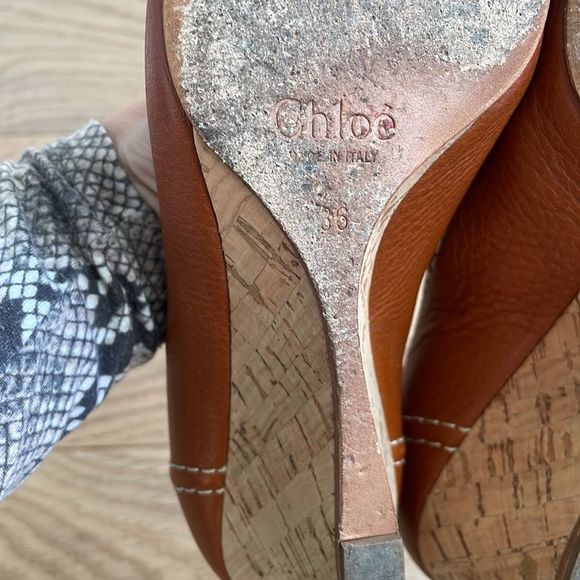 CHLOE cognac wedge pumps - Picture 5 of 6